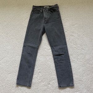 Women’s Levi Wedge Straight Jean Size 25